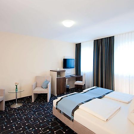 Pliening Hotel Koeniger מראה חיצוני תמונה