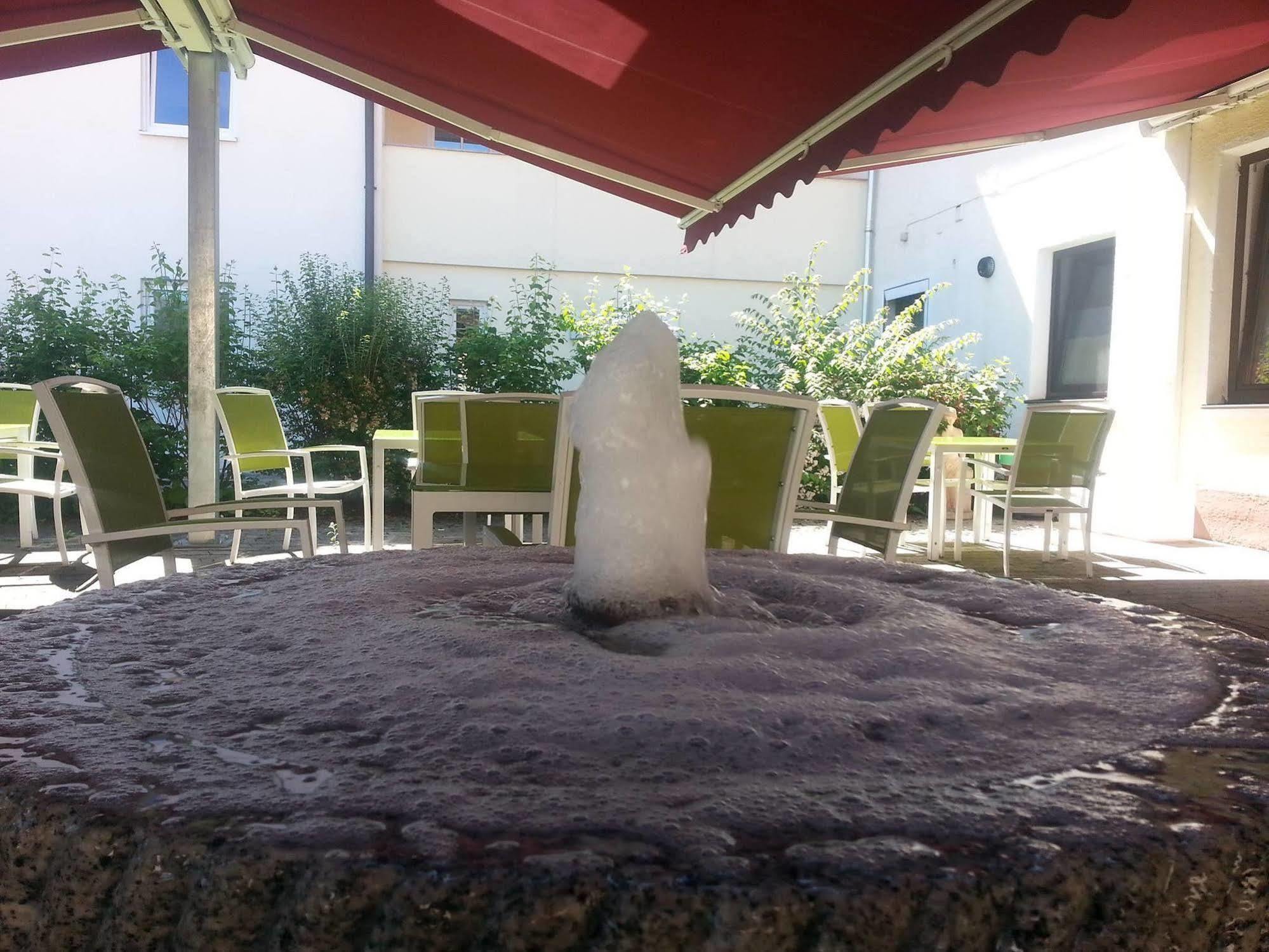 Pliening Hotel Koeniger מראה חיצוני תמונה