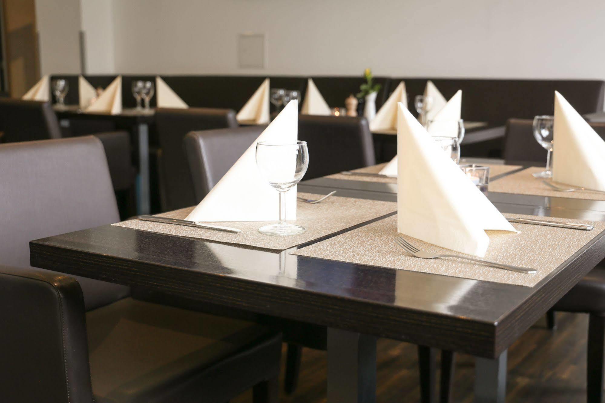 Pliening Hotel Koeniger מראה חיצוני תמונה