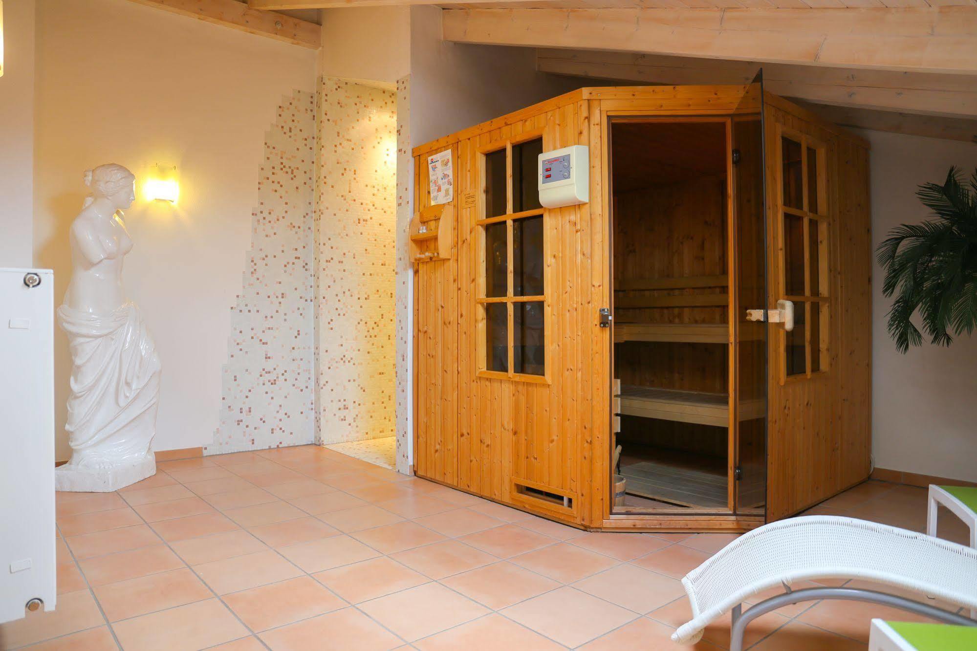 Pliening Hotel Koeniger מראה חיצוני תמונה